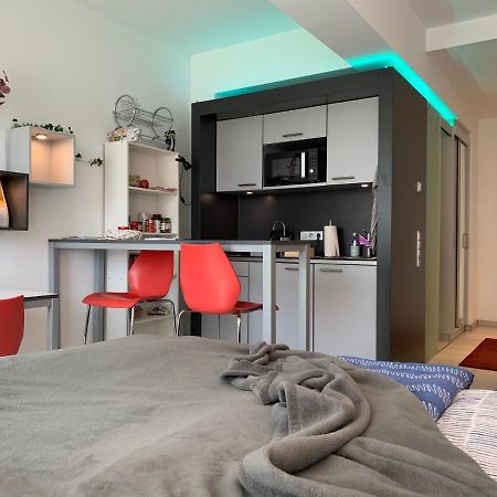 Exklusive WohlfüHloase By Rabe - Parkplatz & Free Netflix & Coffee-Bar Appartement Karlsruhe Buitenkant foto