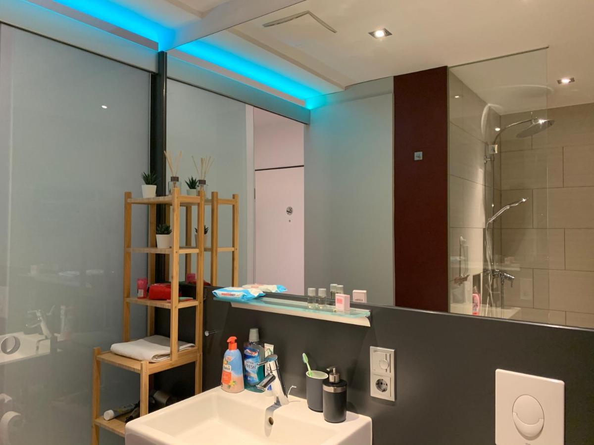 Exklusive WohlfüHloase By Rabe - Parkplatz & Free Netflix & Coffee-Bar Appartement Karlsruhe Buitenkant foto